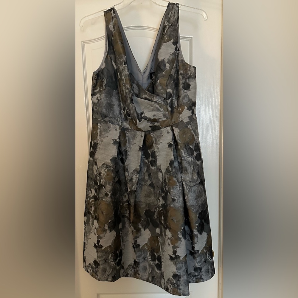 Adrianna Papell Formal Dress in Black, Gold, Silver Floral - size 14w